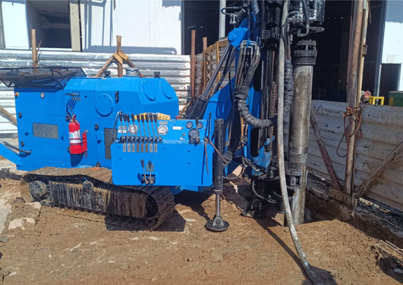 estaca raiz equipamento compacto reforço fundação São Paulo